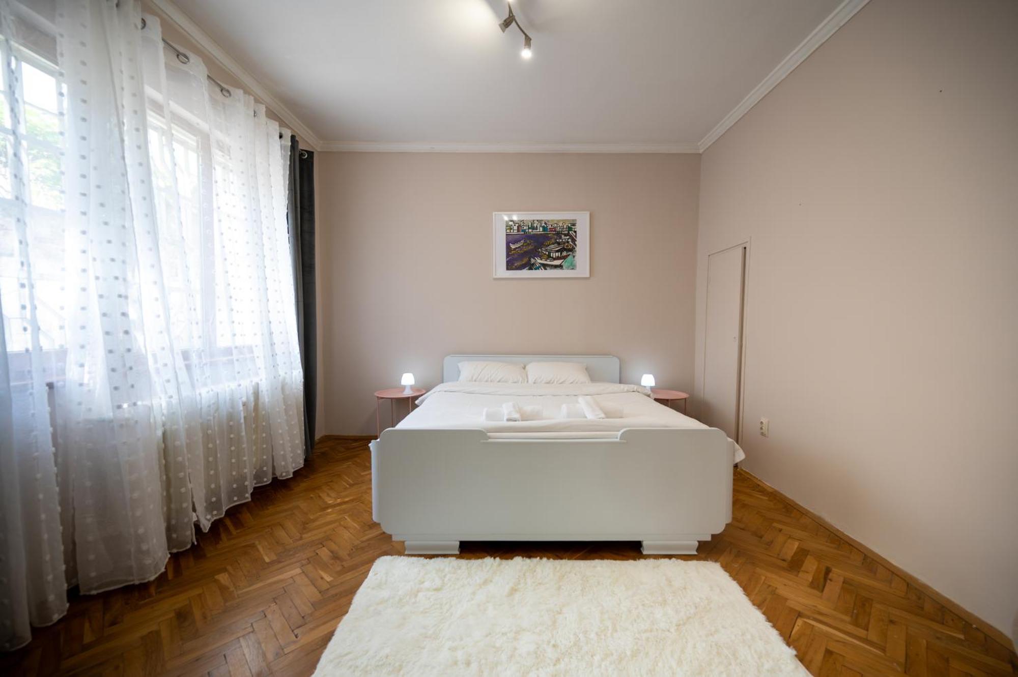 Beautiful Two-Bedroom Apartment In City Center Sofia Exteriör bild